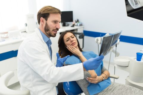 6 Symptoms to Call Your Dentist About